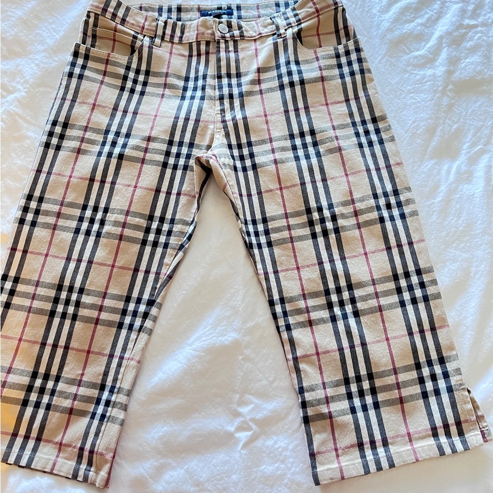 Burberry Cropped Denim Capri’s Size 10 runs small - will fit 6-8.